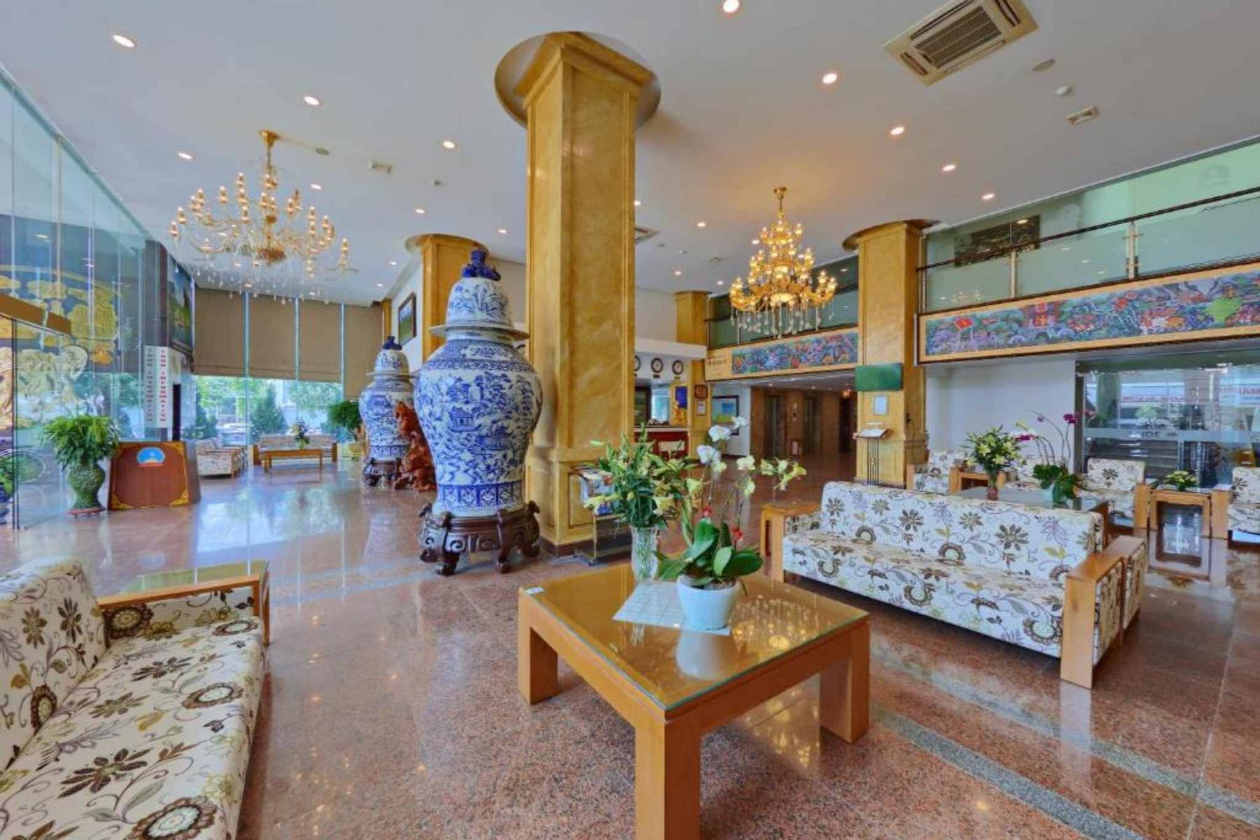 Không gian sảnh của Hoang Son Peace Hotel 